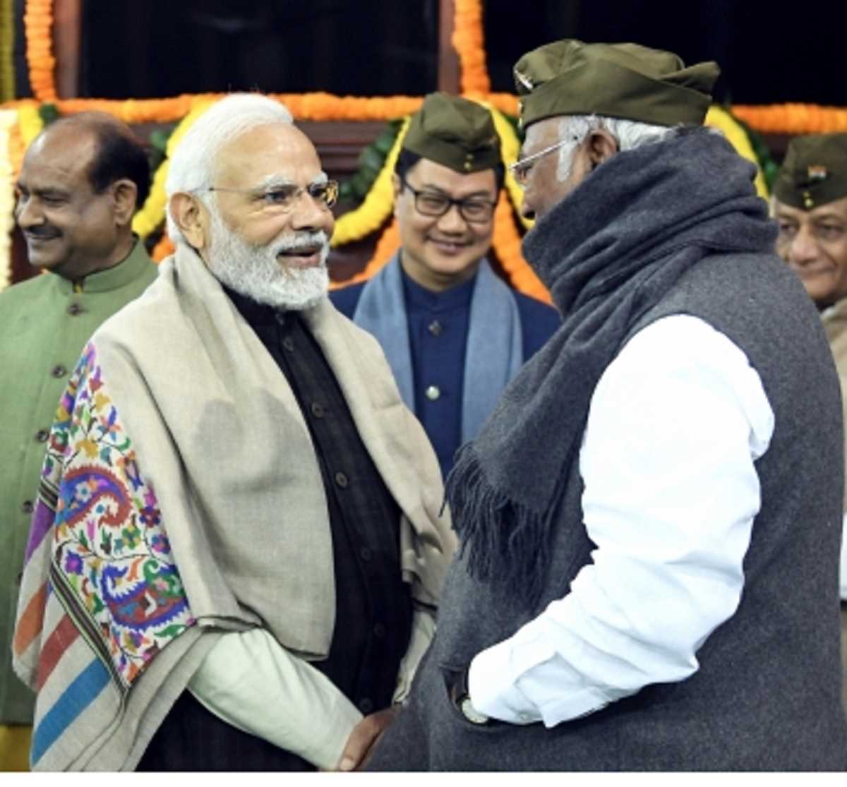 प्रधानमंत्री और खड़गे ने गणतंत्र दिवस पर लोगों को दी बधाई